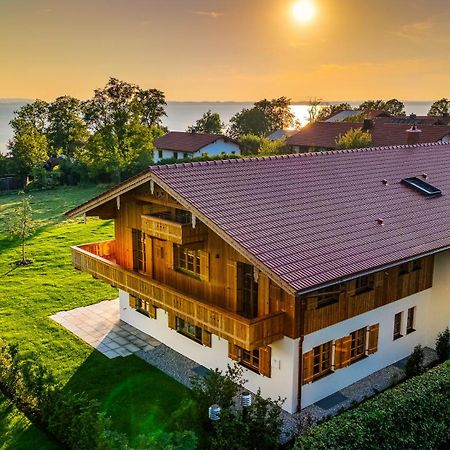 Graf Chiemo Suites - Direkt Am Chiemsee Mit Separatem Seezugang Chieming Luaran gambar