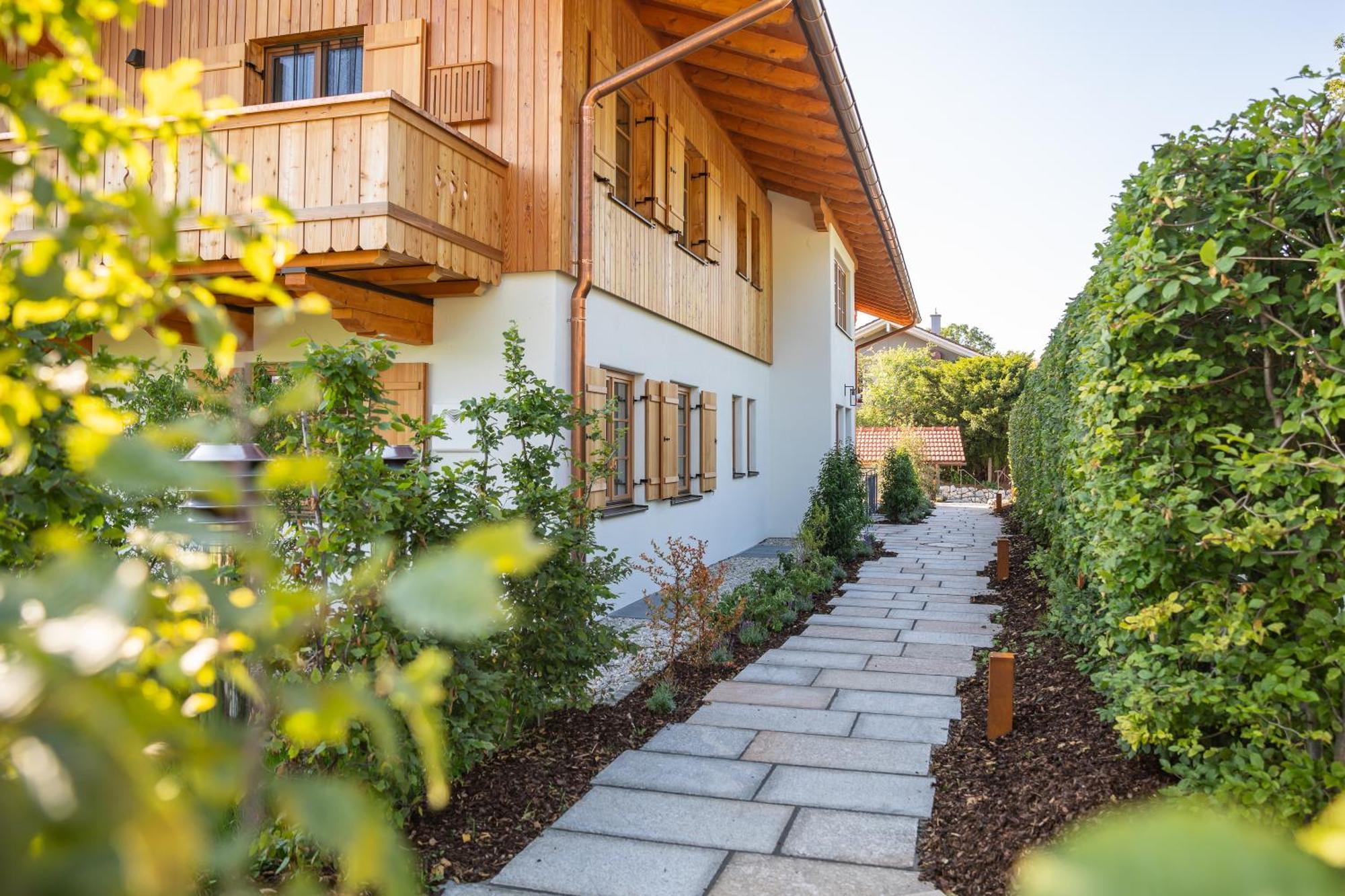 Graf Chiemo Suites - Direkt Am Chiemsee Mit Separatem Seezugang Chieming Luaran gambar