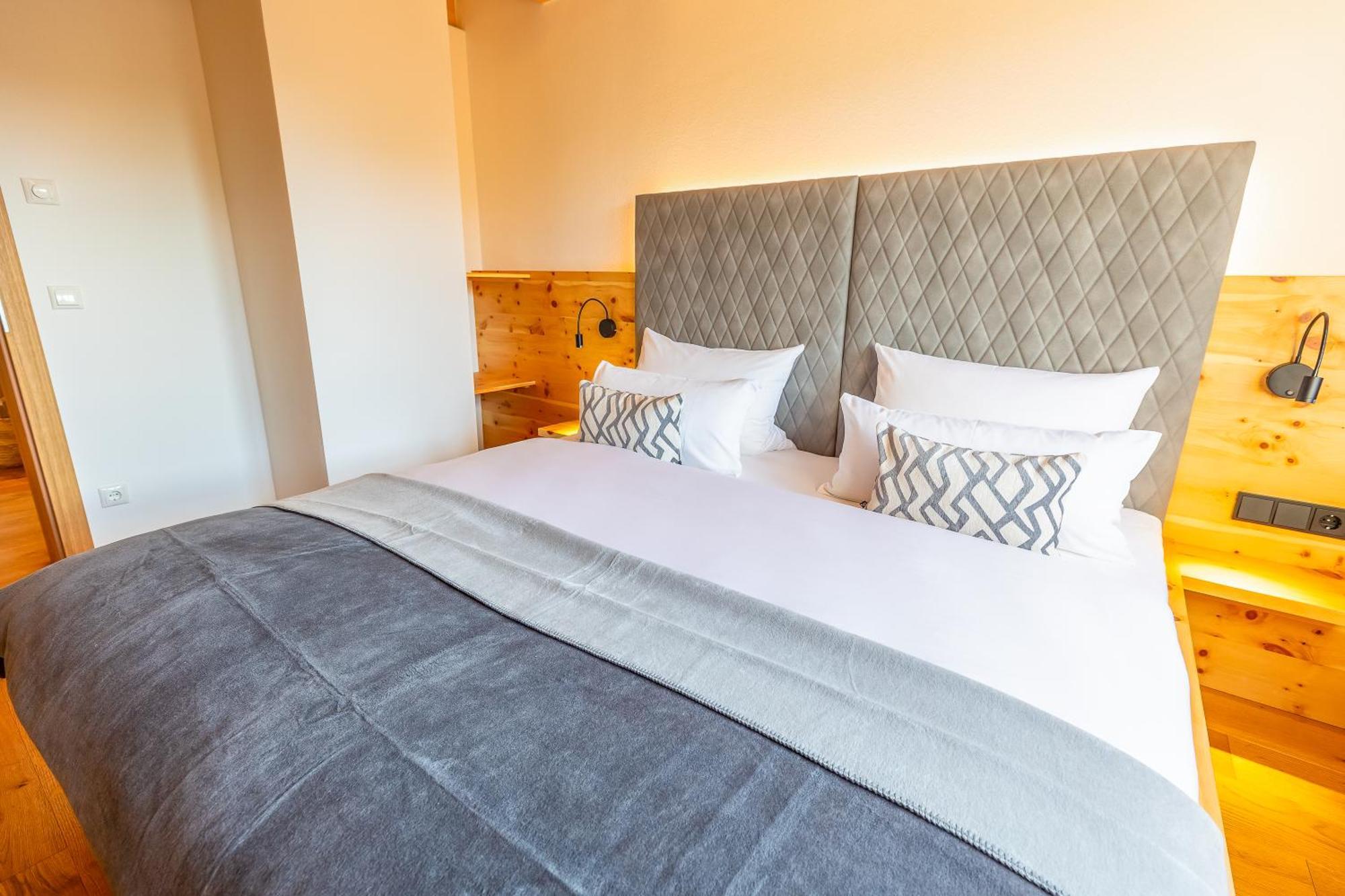 Graf Chiemo Suites - Direkt Am Chiemsee Mit Separatem Seezugang Chieming Luaran gambar