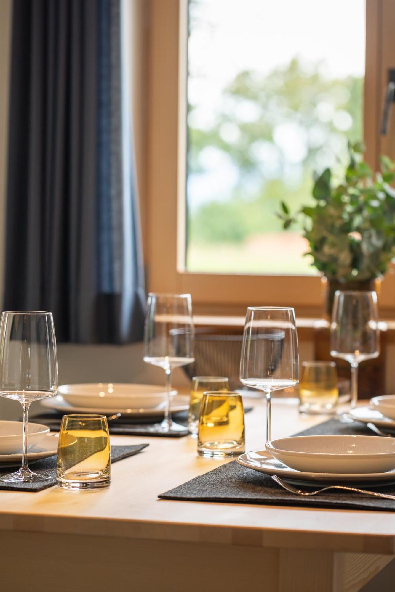 Graf Chiemo Suites - Direkt Am Chiemsee Mit Separatem Seezugang Chieming Luaran gambar