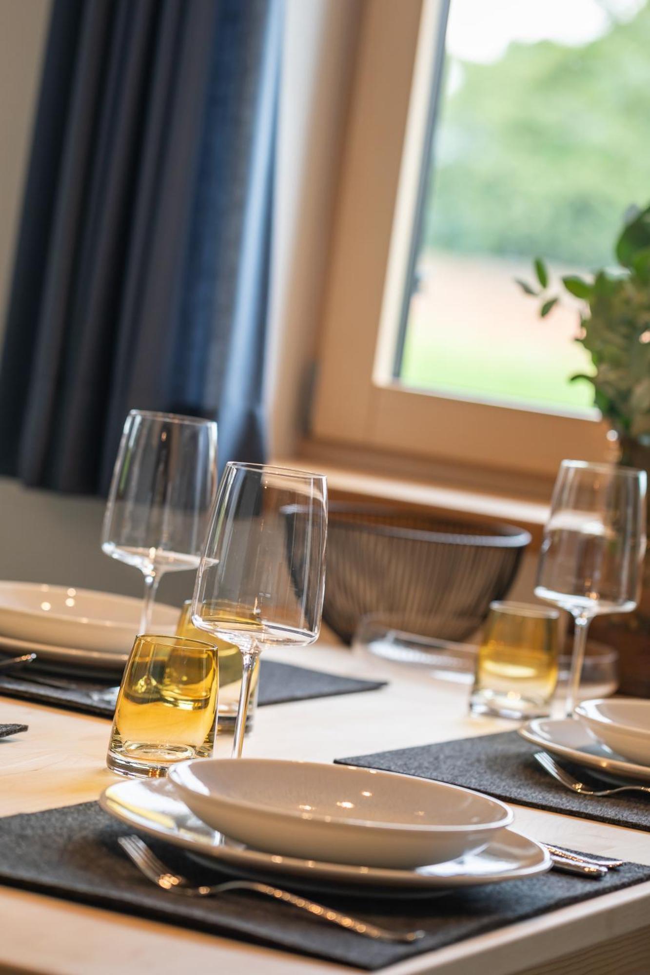 Graf Chiemo Suites - Direkt Am Chiemsee Mit Separatem Seezugang Chieming Luaran gambar
