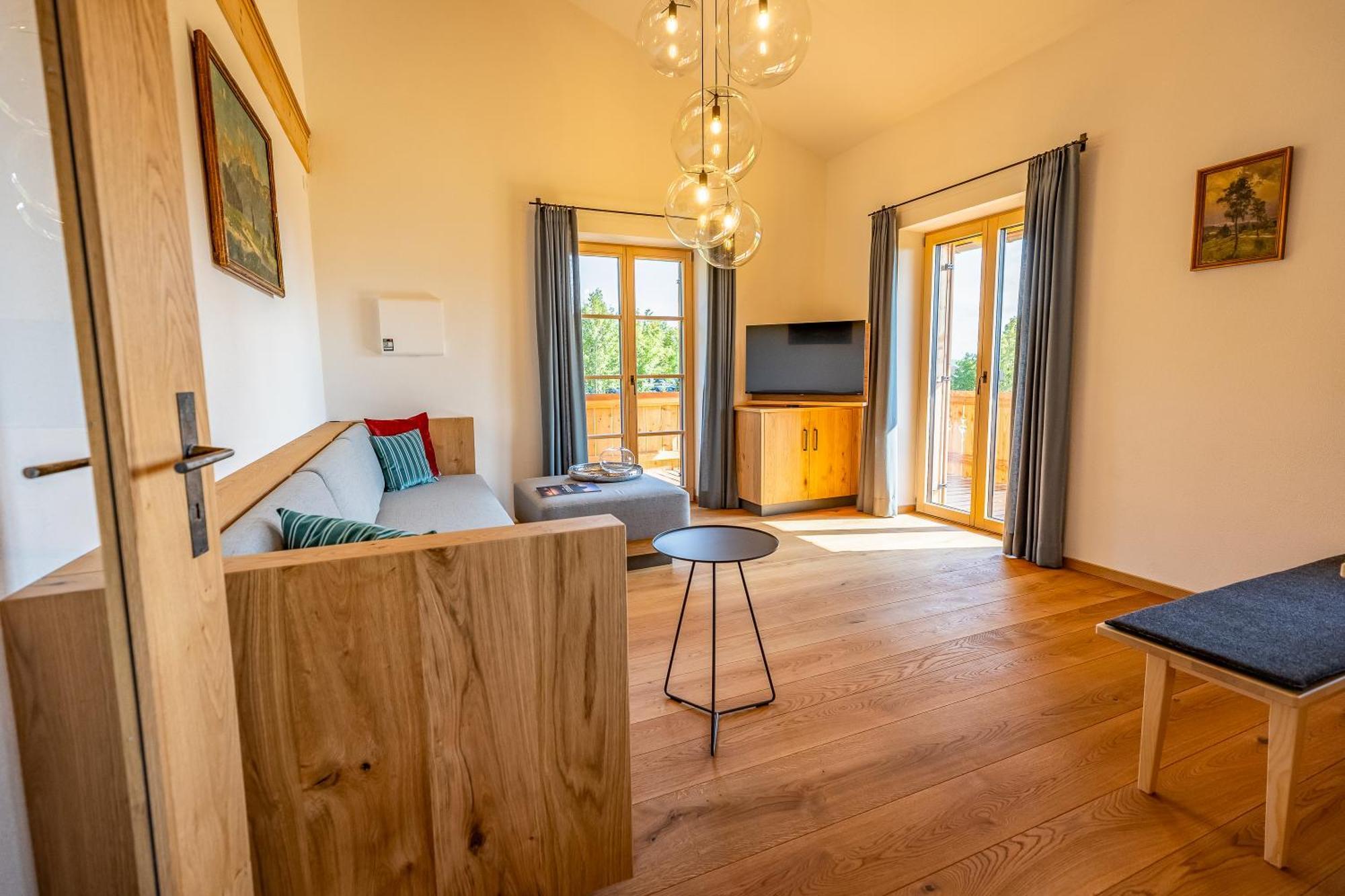 Graf Chiemo Suites - Direkt Am Chiemsee Mit Separatem Seezugang Chieming Luaran gambar